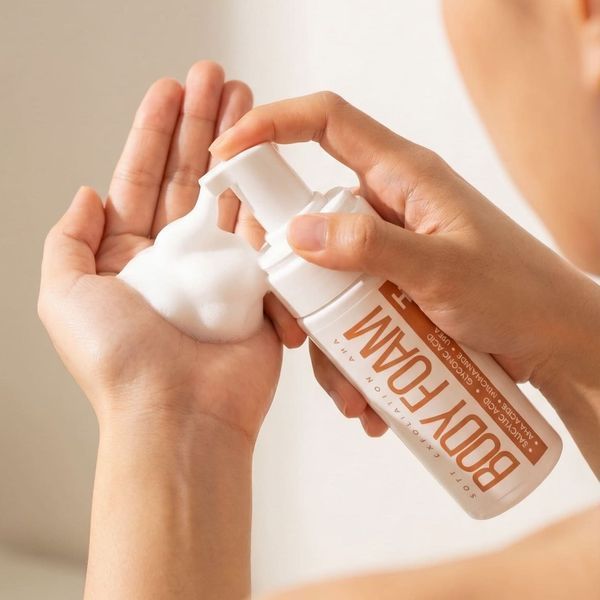 Мʼяка відлущувальна пінка з кислотами для тіла Hillary Soft Exfoliation AHA Body Foam, 150 мл HI-01-923 фото